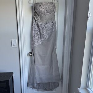 NWT Women’s formal / special occasion grey / silver strapless dress, size 4